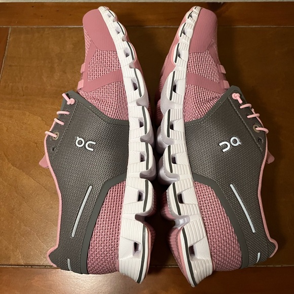 On Running NWT Cloud Charcoal Rose Pink Grey Grey Workout Athletic Shoes Size 8 - Picture 3 of 9